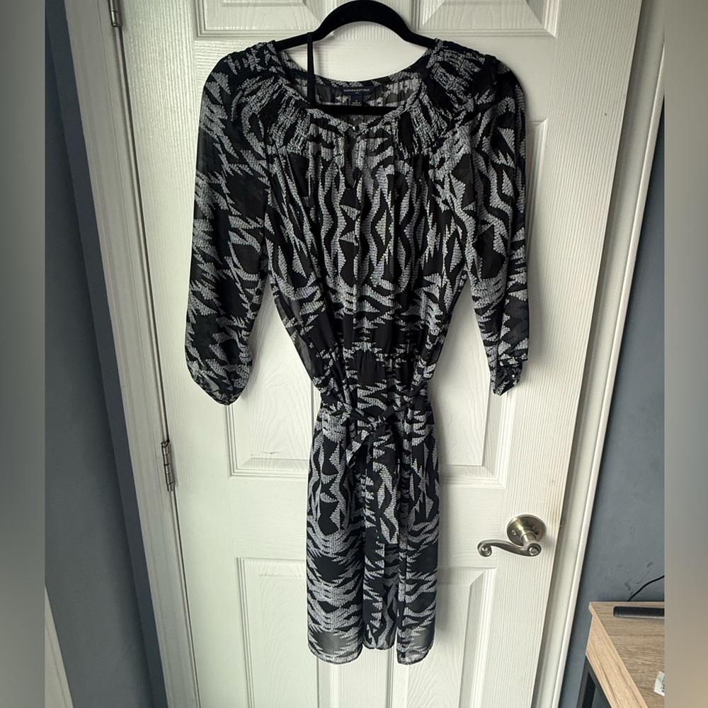 Banana Republic Navy and White Long Sleeve Dress size 6